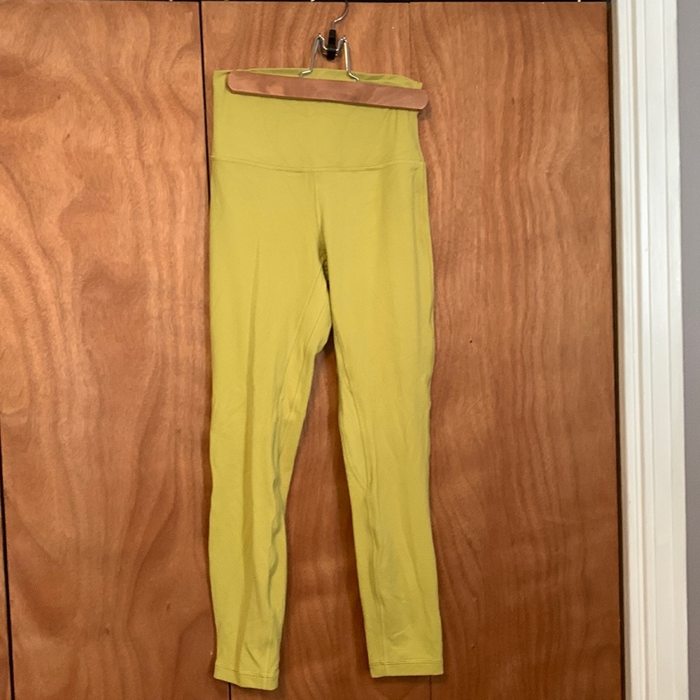 Lululemon Align, 25 inch in Cactus Pear, Size 6